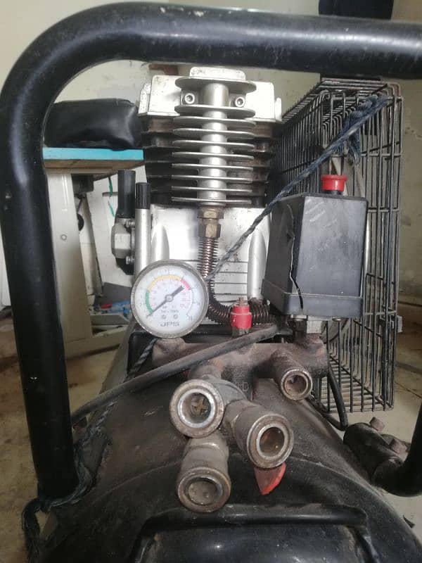 Air compressor for furniture poshish 1