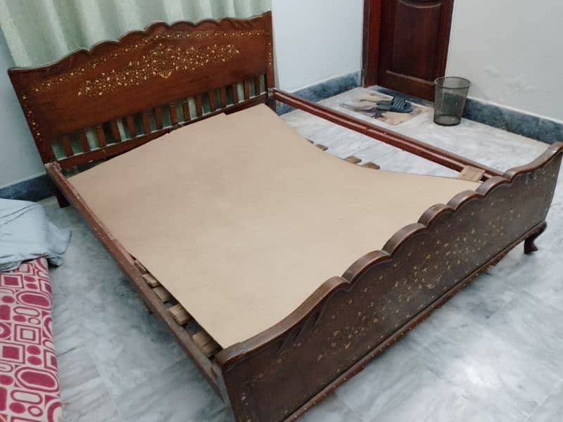 2 beds damaged without mattress 8