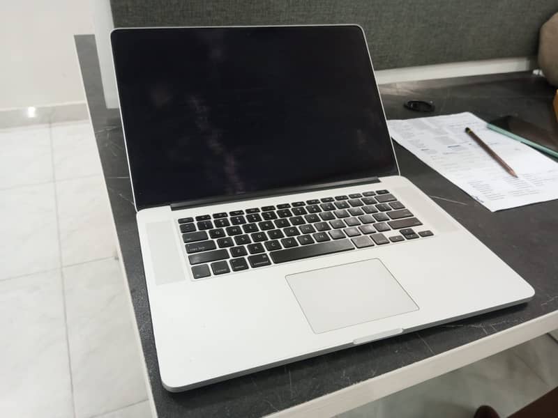 MacBook Pro 2015 10/10 Condition Single Hand Use With Original Charger 3