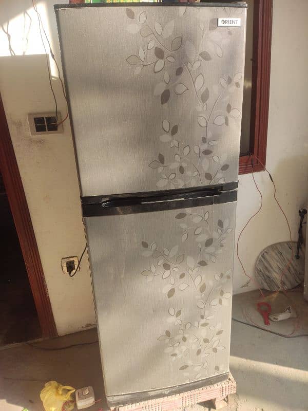 orient fridge freezer for sale price 42000 10/10 0