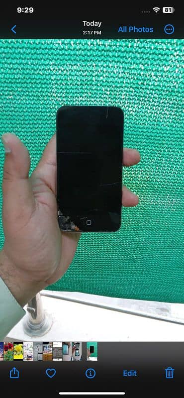 IPOD 8GB WITHOUT SIM PTA APROVED NET USEING GAMEIING ETC. 2