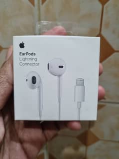 Apple EarPods with Lightning Connector [Genuine]