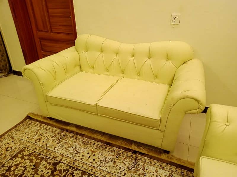 7 seater leather  sofa set in good condition 7