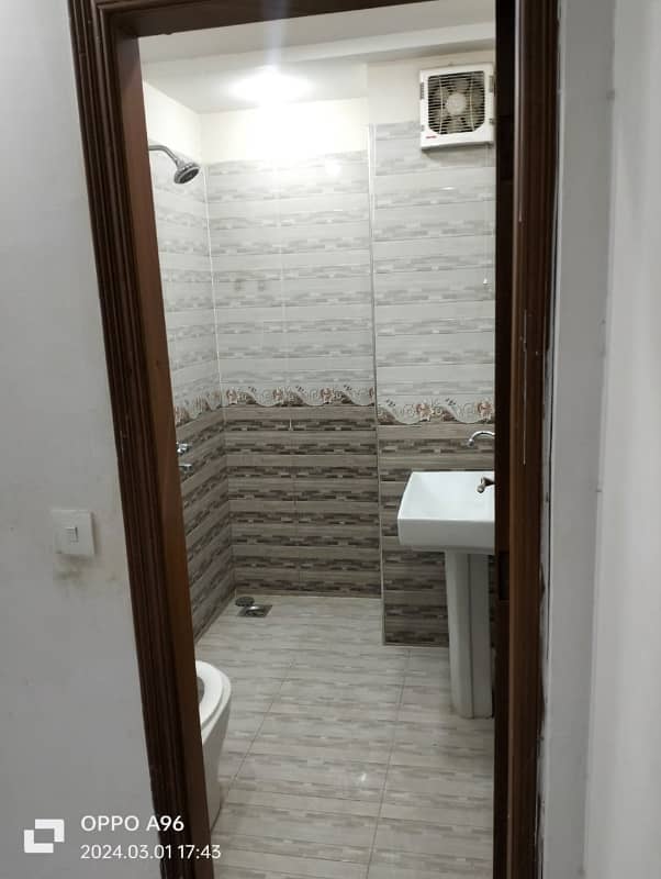 850 Square Feet Flat Available For Rent In Sector D Bahria Town Lahore 4