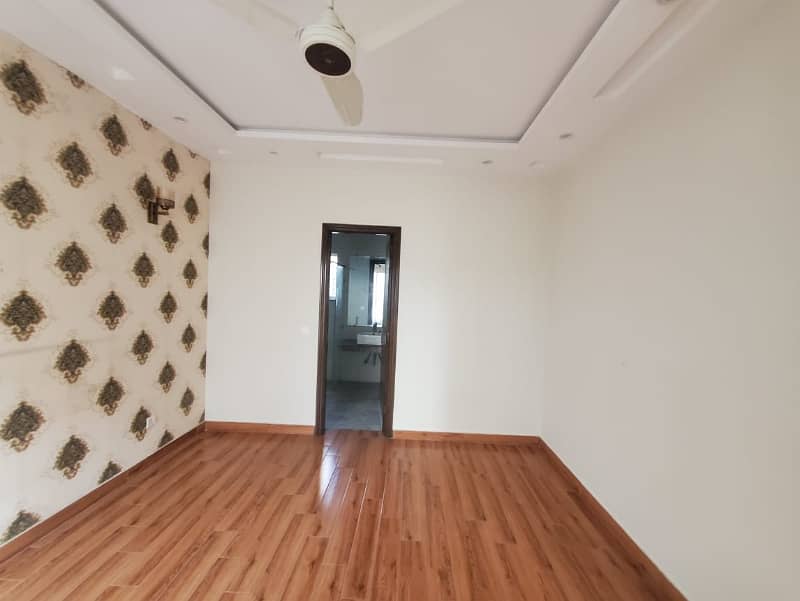 10 Marla Majestic House For Rent In DHA Phase 4, Block EE, Lahore. 0