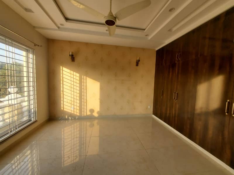 10 Marla Majestic House For Rent In DHA Phase 4, Block EE, Lahore. 10