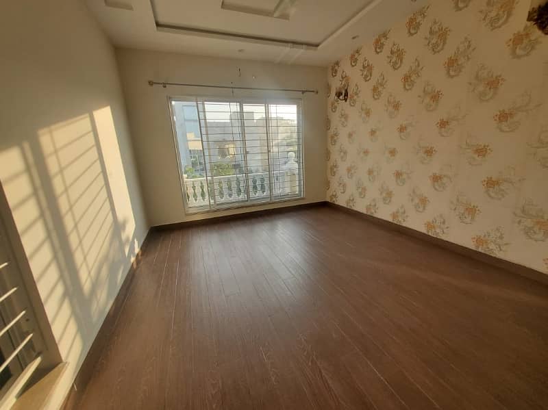 10 Marla Majestic House For Rent In DHA Phase 4, Block EE, Lahore. 19