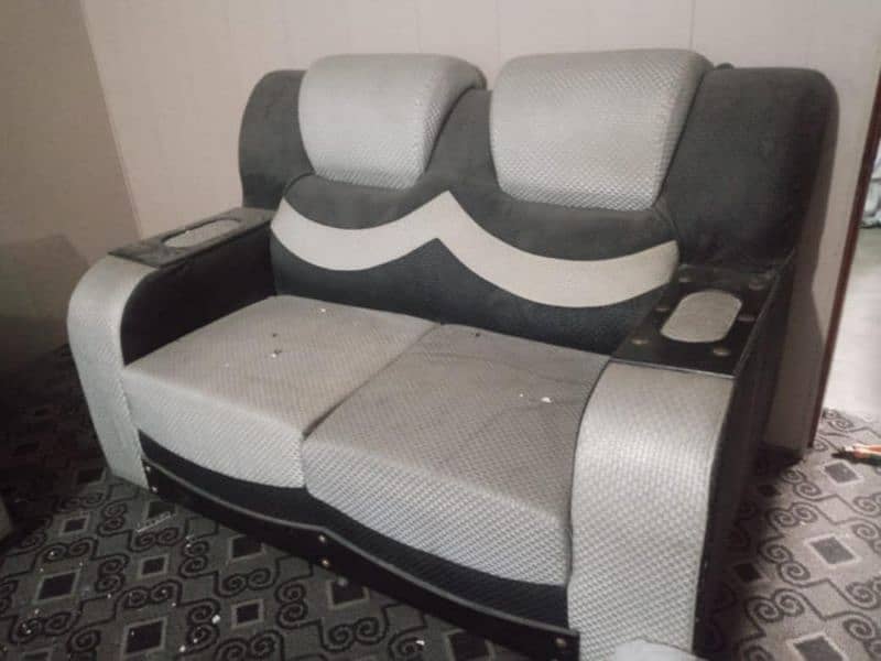 Sofa for sale 0