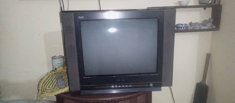 selling Sony tv in very good condition 0