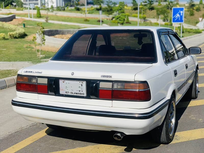 Toyota Corolla 1988 3