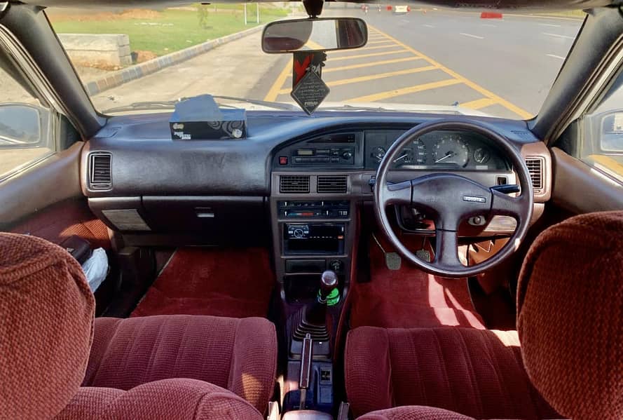 Toyota Corolla 1988 4