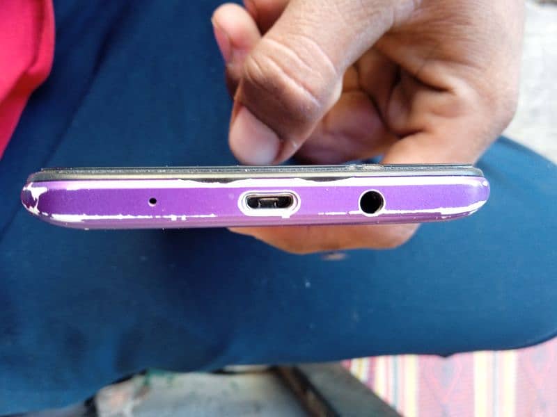 Tecno spark 6 4/64 ladies used 3