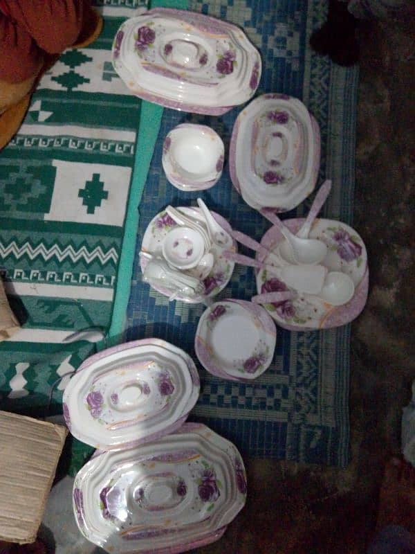 Dinner Set 72 pcs 55000 Rs 1