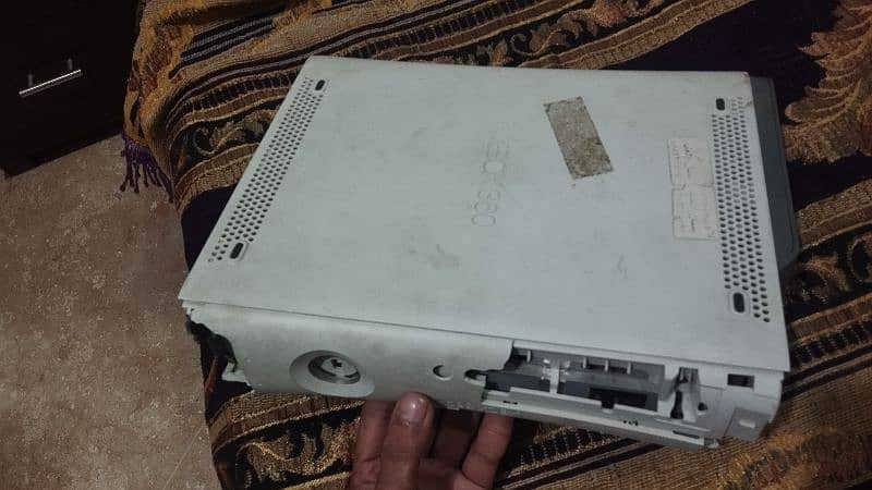 Xbox 360 (300 GB) Only Casing Cover Damage 5