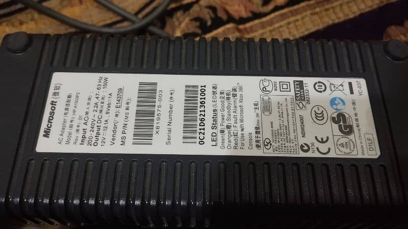 Xbox 360 (300 GB) Only Casing Cover Damage 6