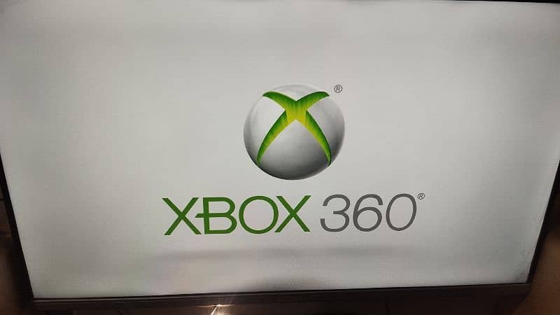 Xbox 360 (300 GB) Only Casing Cover Damage 16