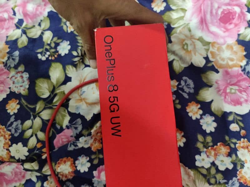 OnePlus 8 8gb 128gb with box and all original accessories 9