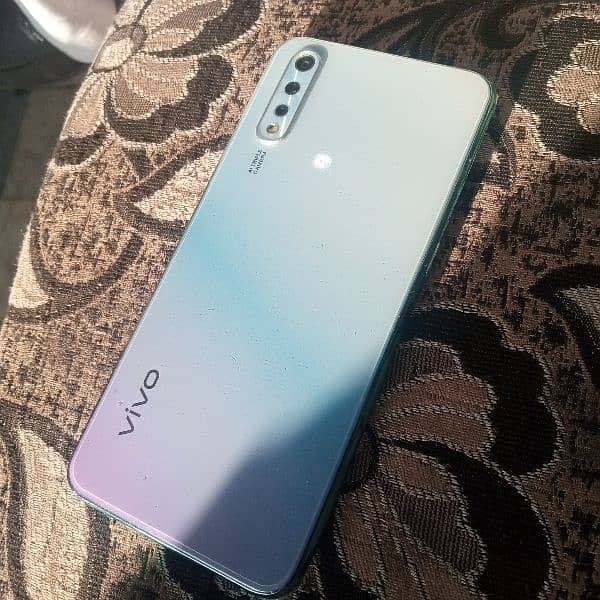 Vivo V19 0