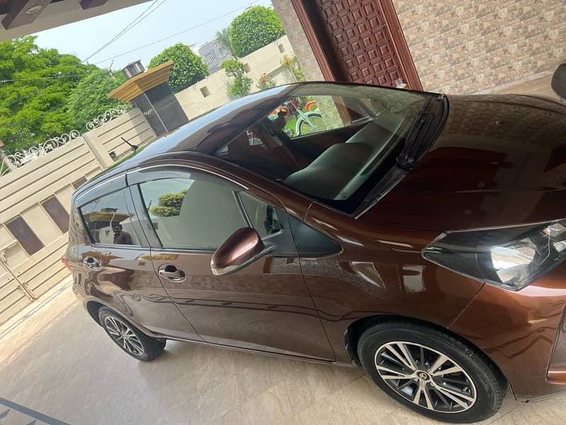 Toyota Vitz 2015 total original 9