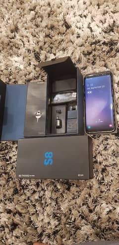 Samsung Galaxy S8 Snapdragon Silver Colour Compelet Box.