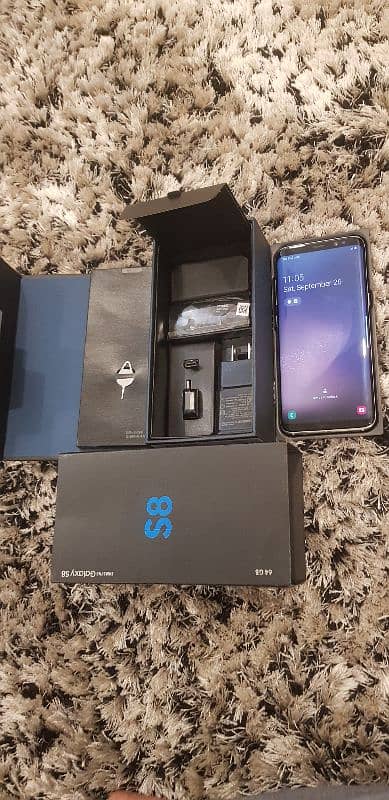 Samsung Galaxy S8 Snapdragon Silver Colour Compelet Box. 0