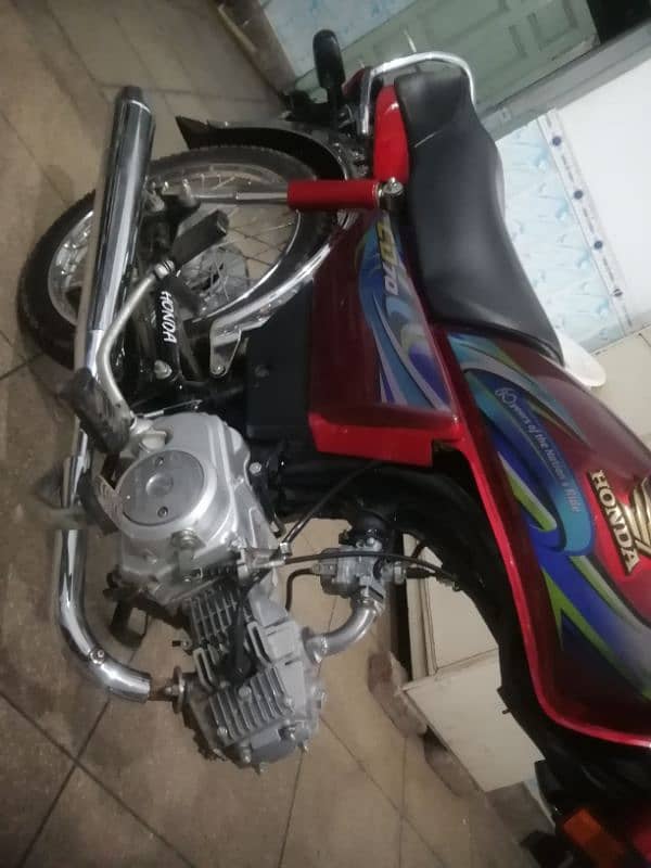 Honda cd 70 look like  brand new candition 1