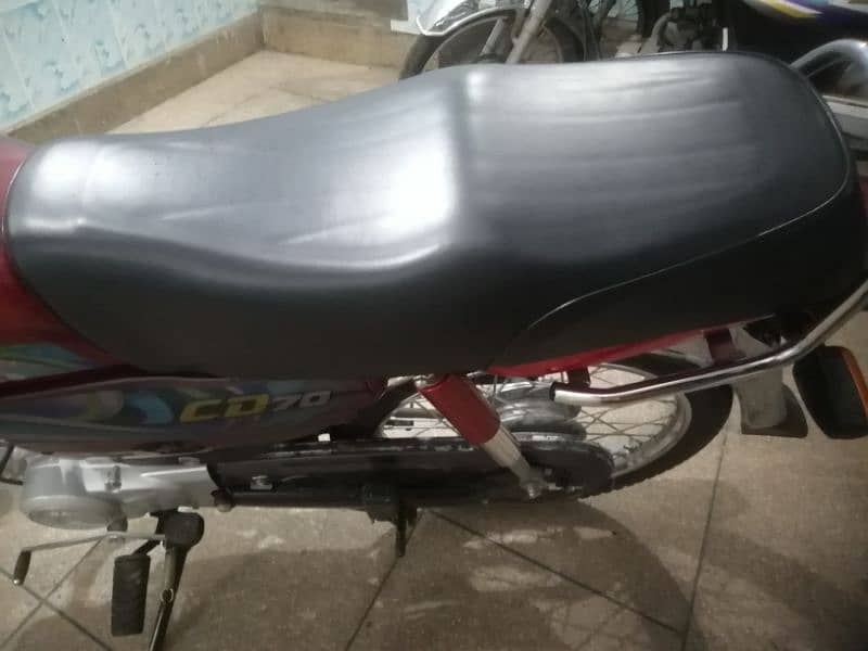 Honda cd 70 look like  brand new candition 4