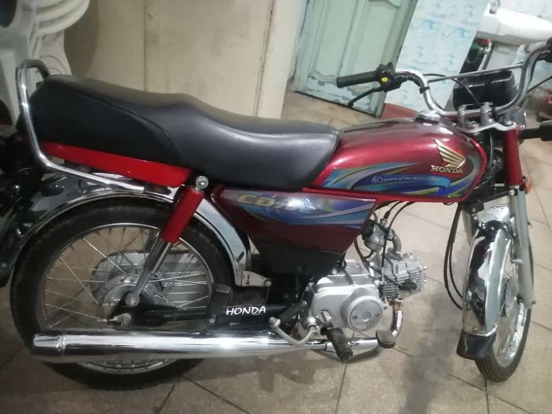 Honda cd 70 look like  brand new candition 8