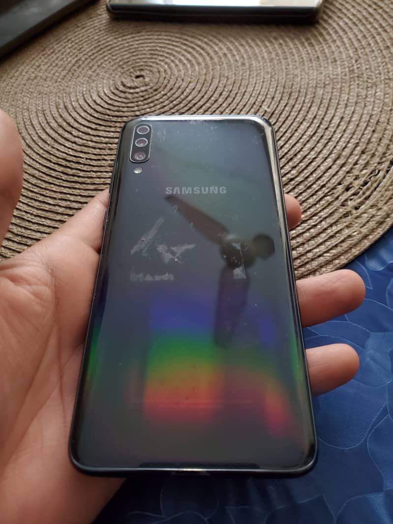 Samsung Galaxy A70 6/128 non pta sim will work 2 months 10/9 condition 1