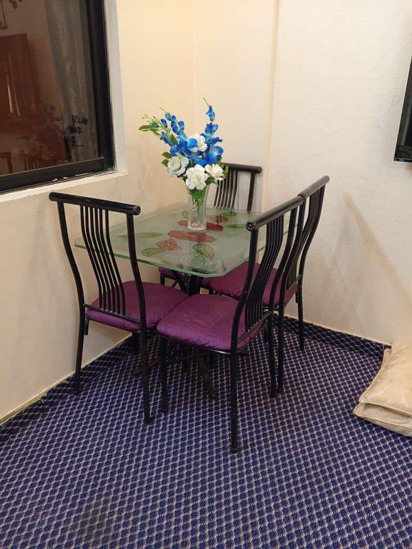 good condition  Dining Table km use  hai 0