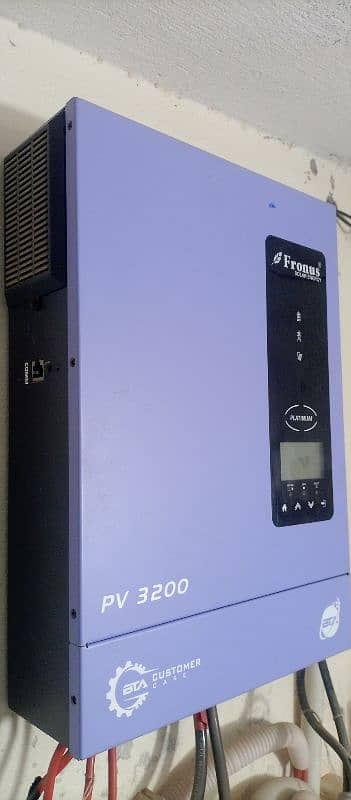 solar inverter Fronus 3200 like new 2