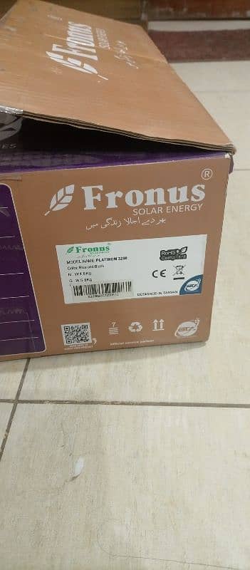 solar inverter Fronus 3200 like new 4