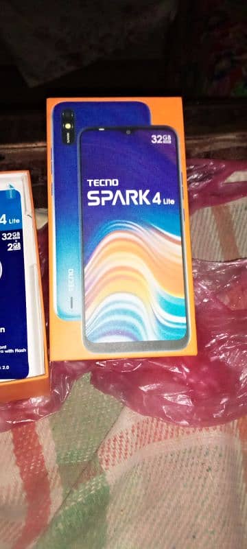 2 32 hay tecno spark 4 light daba sath hy 2