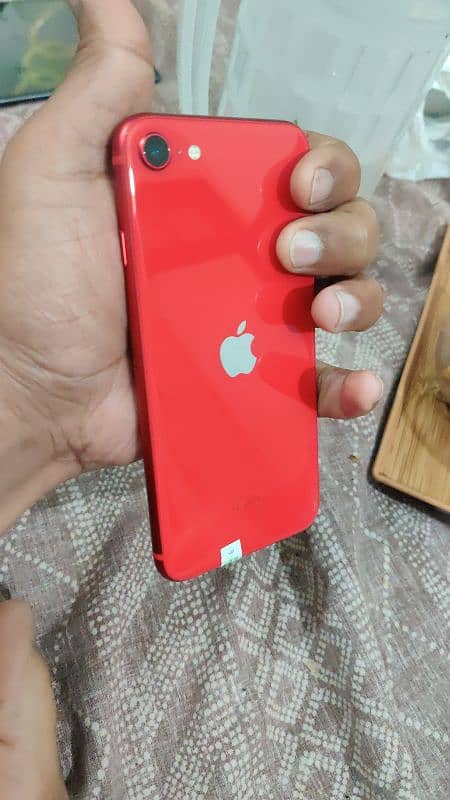 iPhone se 2020 128GB 1