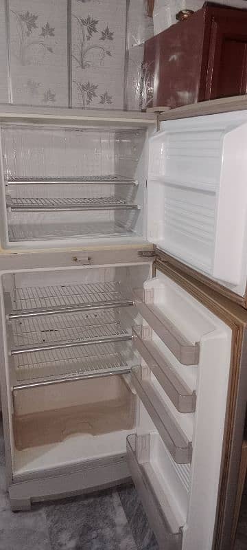 Dawlanc Fridge Genuine Condition 3