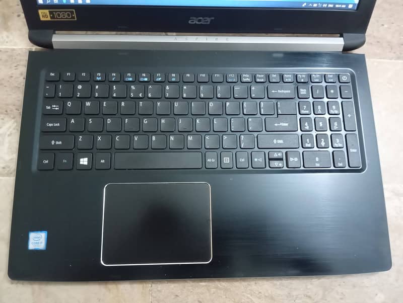 Acer Aspire A515-51, core i7 (7th generation)8gb DDR4,256 gb SSD 6