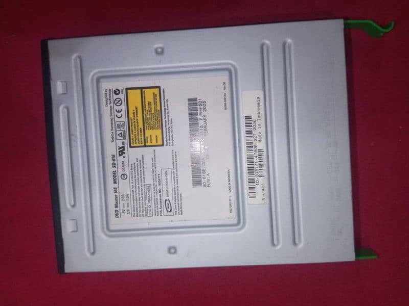 Power supply  4000 DVD  Ram 256Hard disk 200 gb  Floppy disk 3