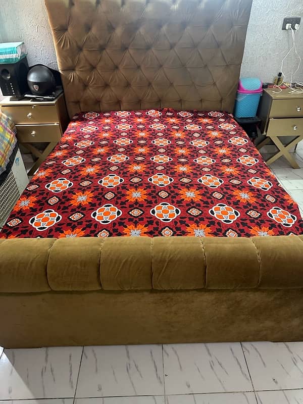 BED FOR SALE JUST LIKE NEW BED 3