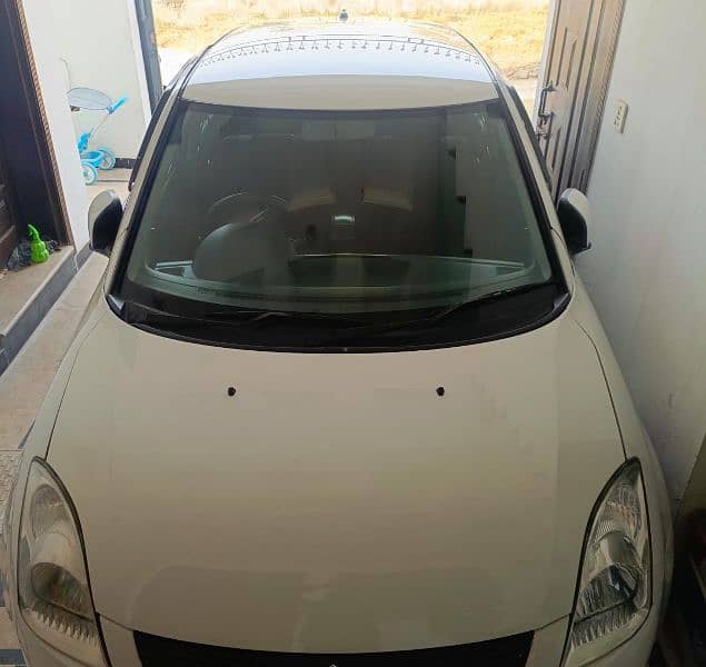 Suzuki Swift DX 2013 1