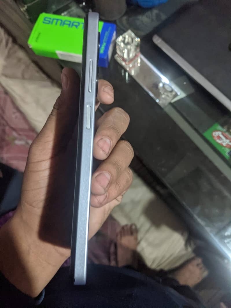 Infinix smart 8, 8/64 gb 3, only months used 2