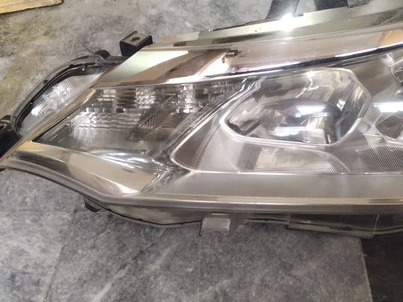 Toyota axio fielder headlight 2016, 3