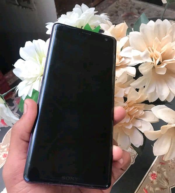 SONY XPERIA XZ3 0