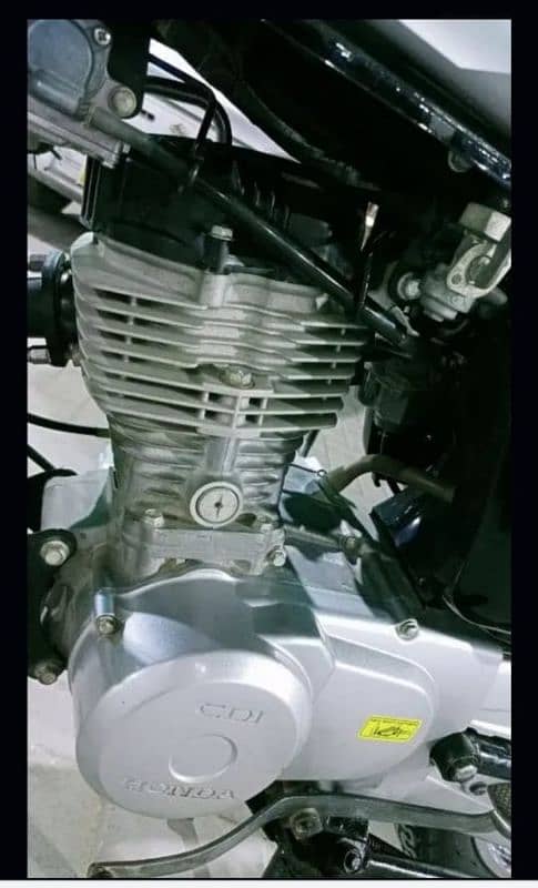 Honda 125 new condition 10/10 Karachi no 6