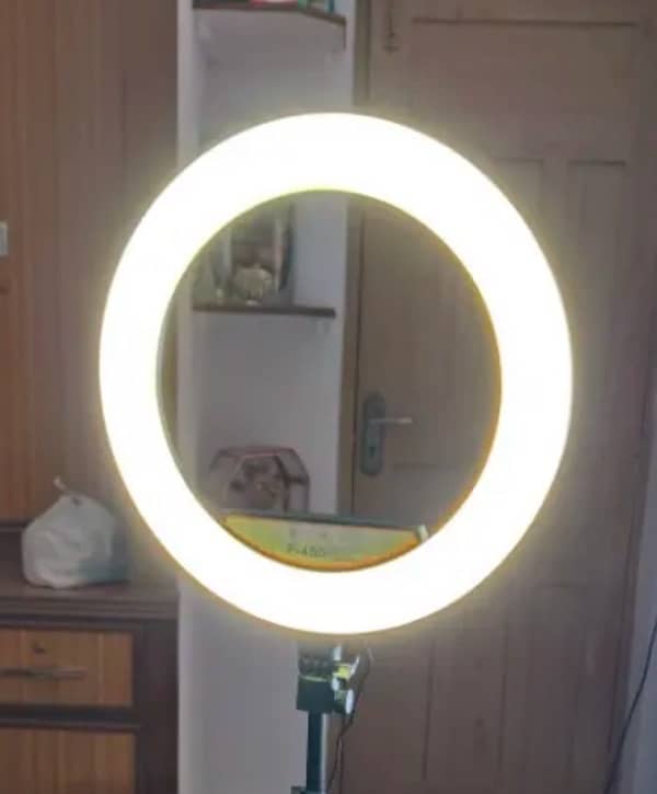 BEAUTY RING LAMP F450 1