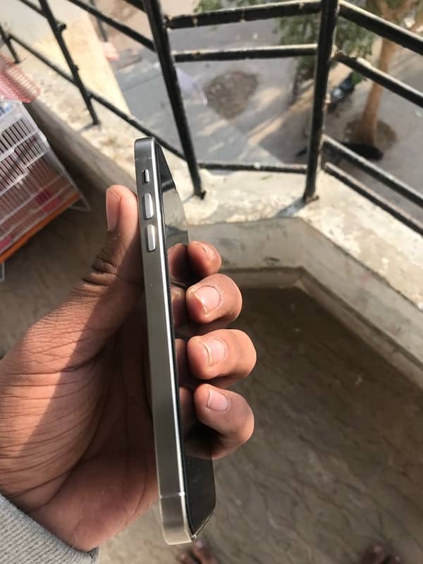 iPhone xr convert 15 pro  128gb  jv battery health 75% turtone ok  ha 5