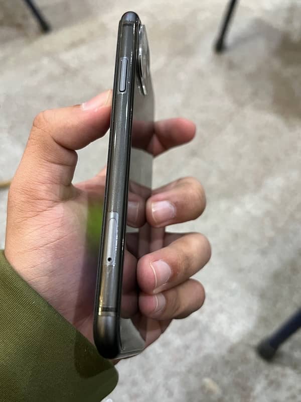 iPhone 11 (Non-PTA fu) 4