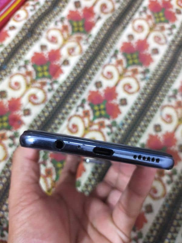 vivo V21e 8-128 with original box and charger 5