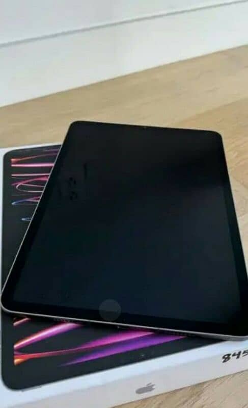 iPad pro M2 chip 12.9inch 256 gb 1