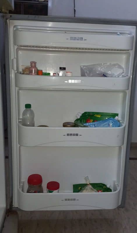 Dawlance refrigerator Model: 91996R 11