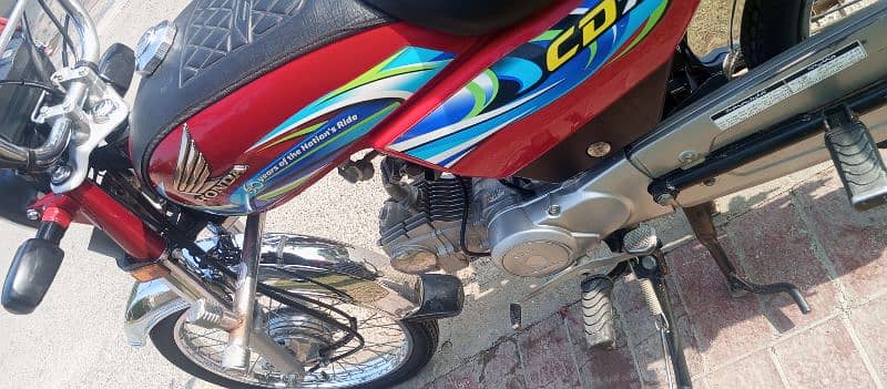 honda 70 CC for sale model 23/24 last month ki hai total genuine 5